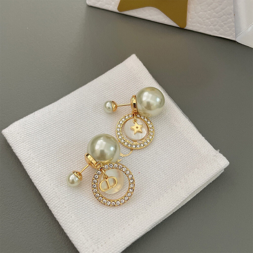 D10r PEARL EARRINGS