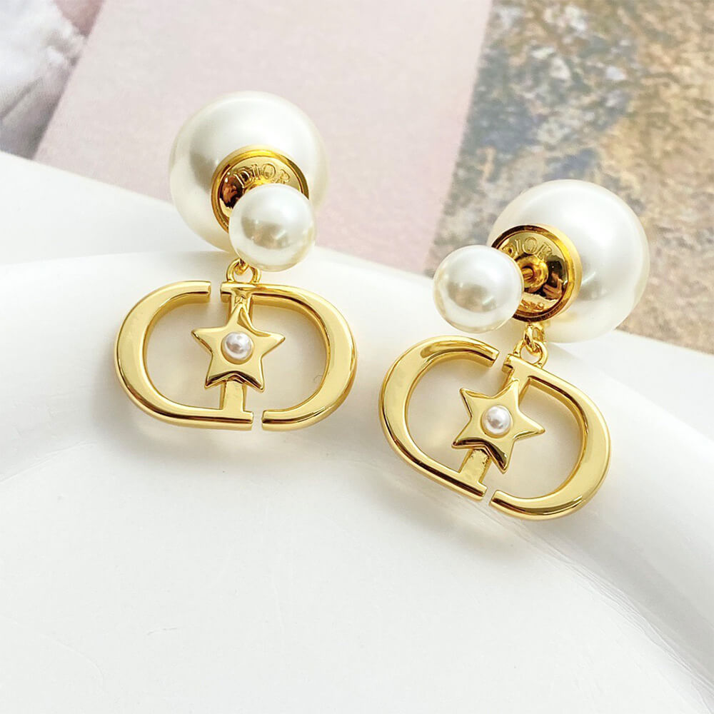 D10r PEARL EARRINGS