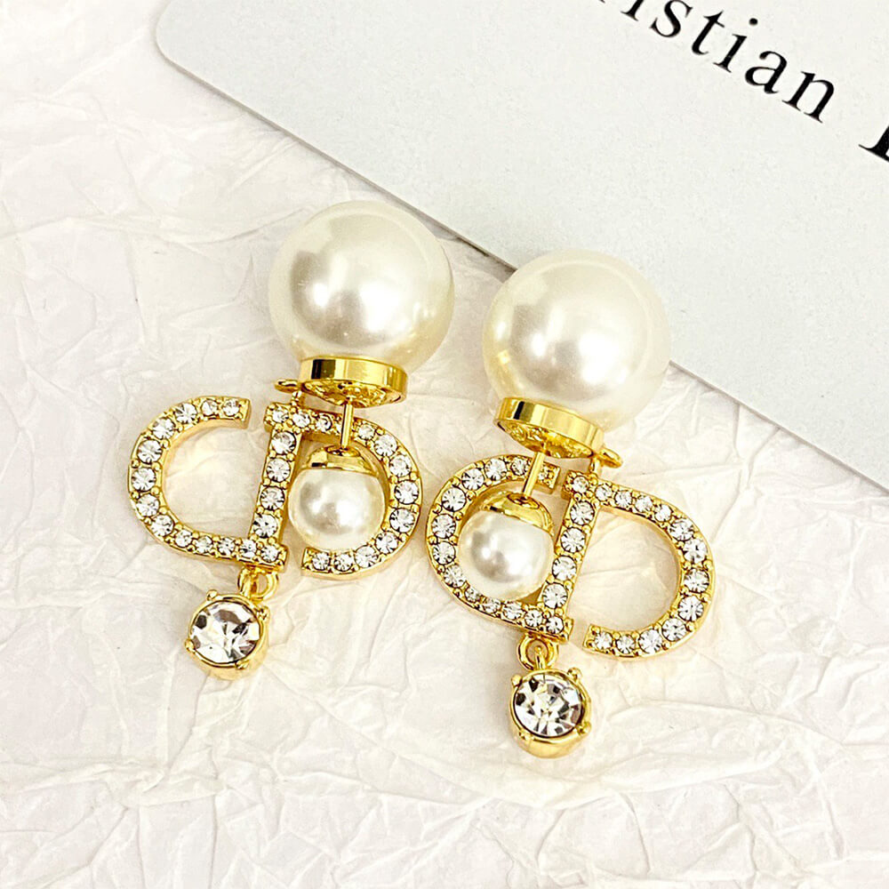 D10r PEARL EARRINGS