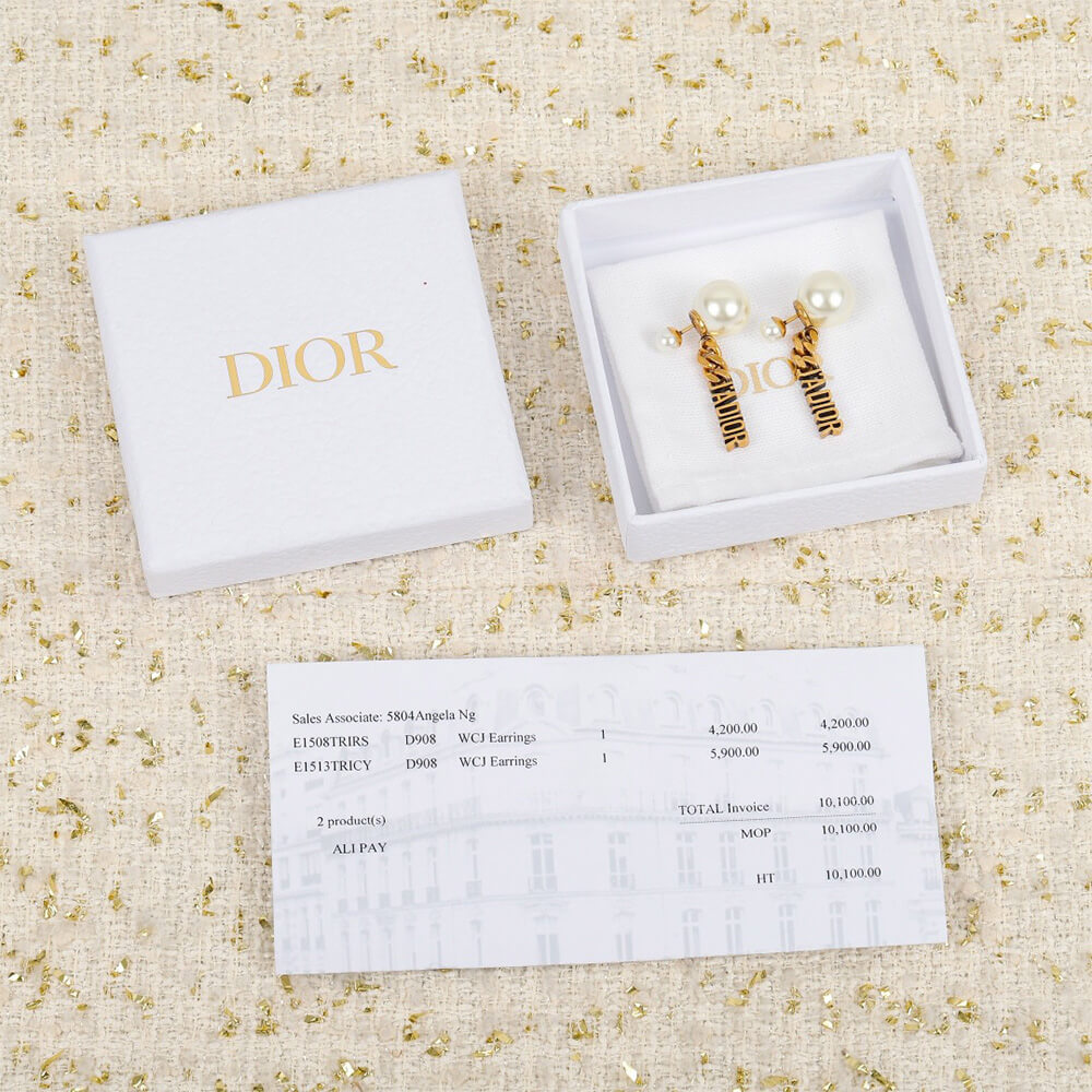 D10r PEARL EARRINGS