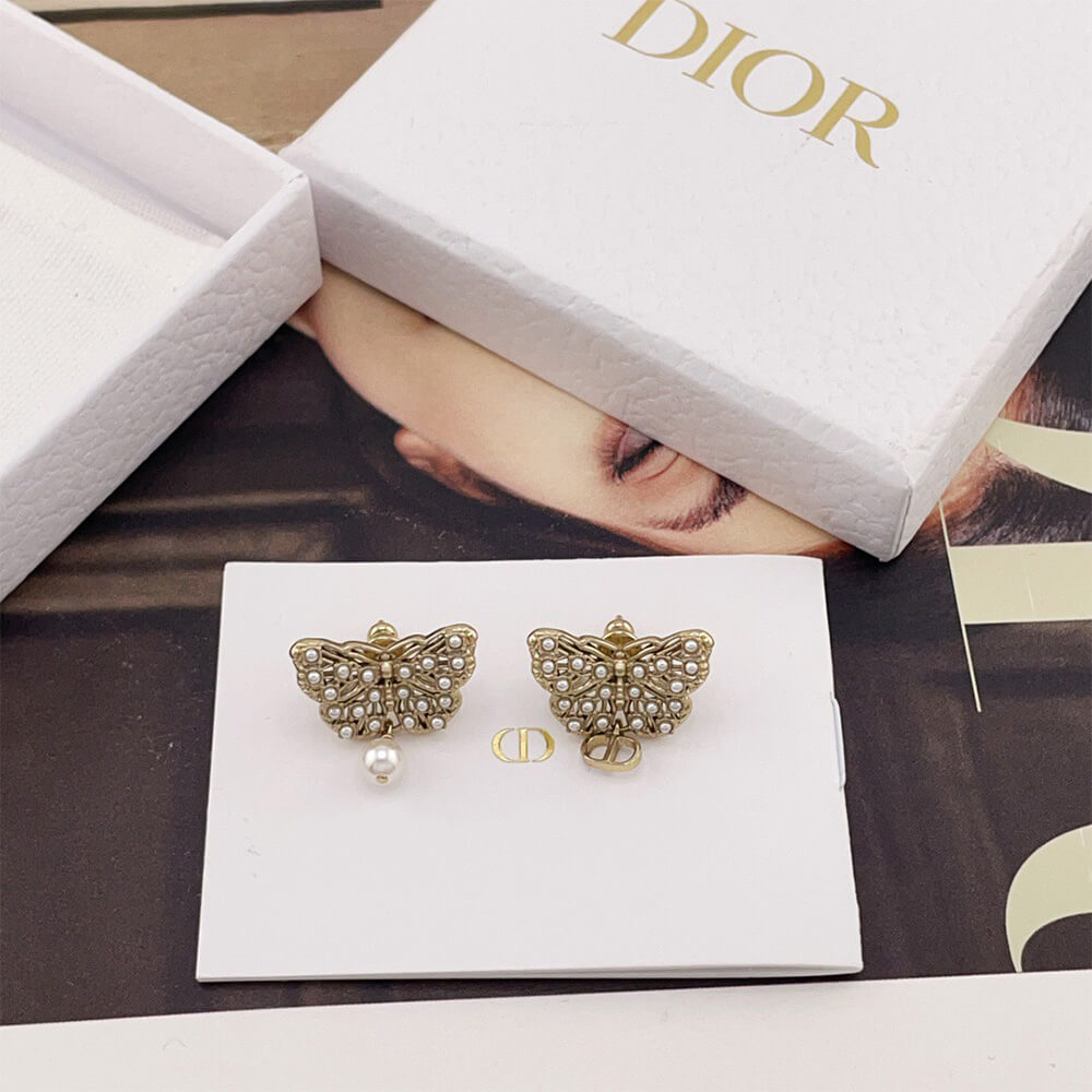 D10r PEARL EARRINGS