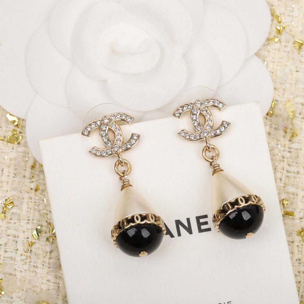Ch**el D1am0nd EARRINGS