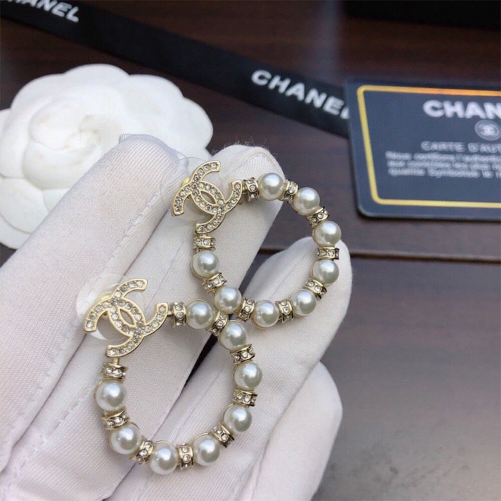 Ch**el PEARL EARRINGS