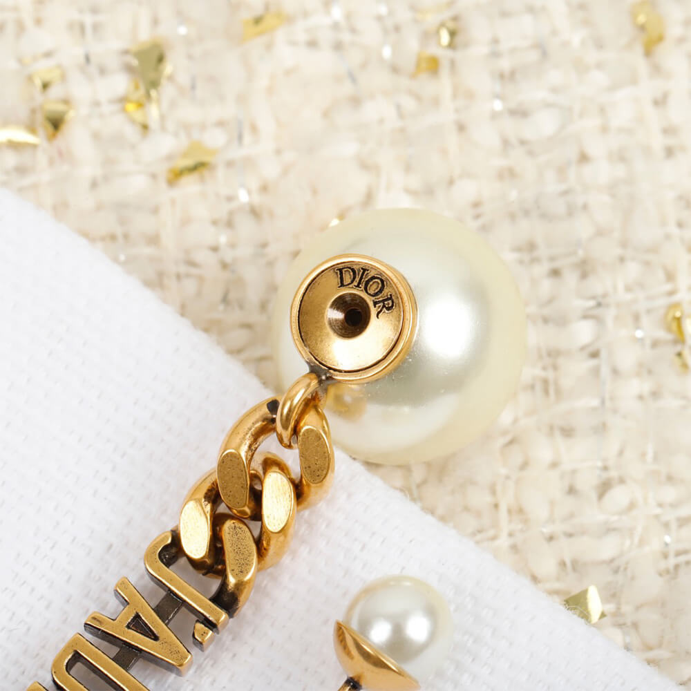 D10r PEARL EARRINGS