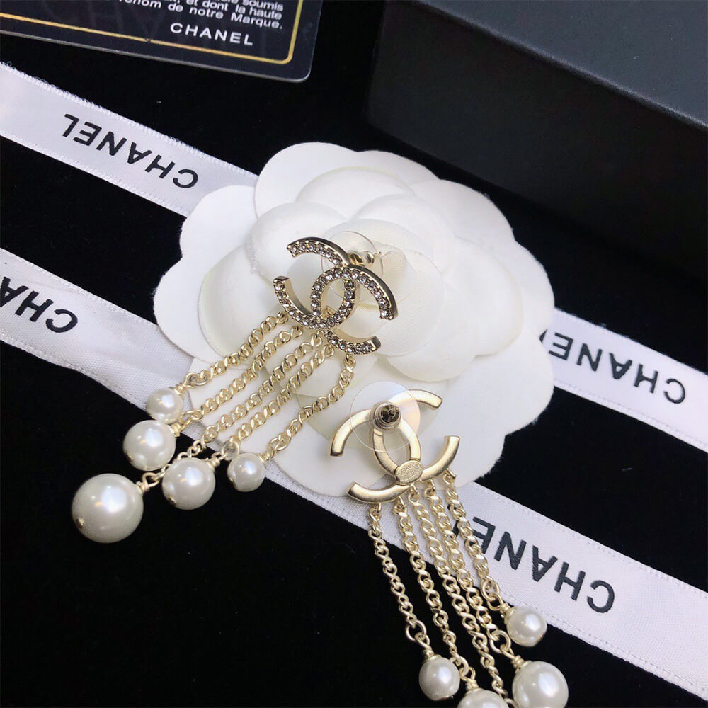 Ch**el PEARL EARRINGS
