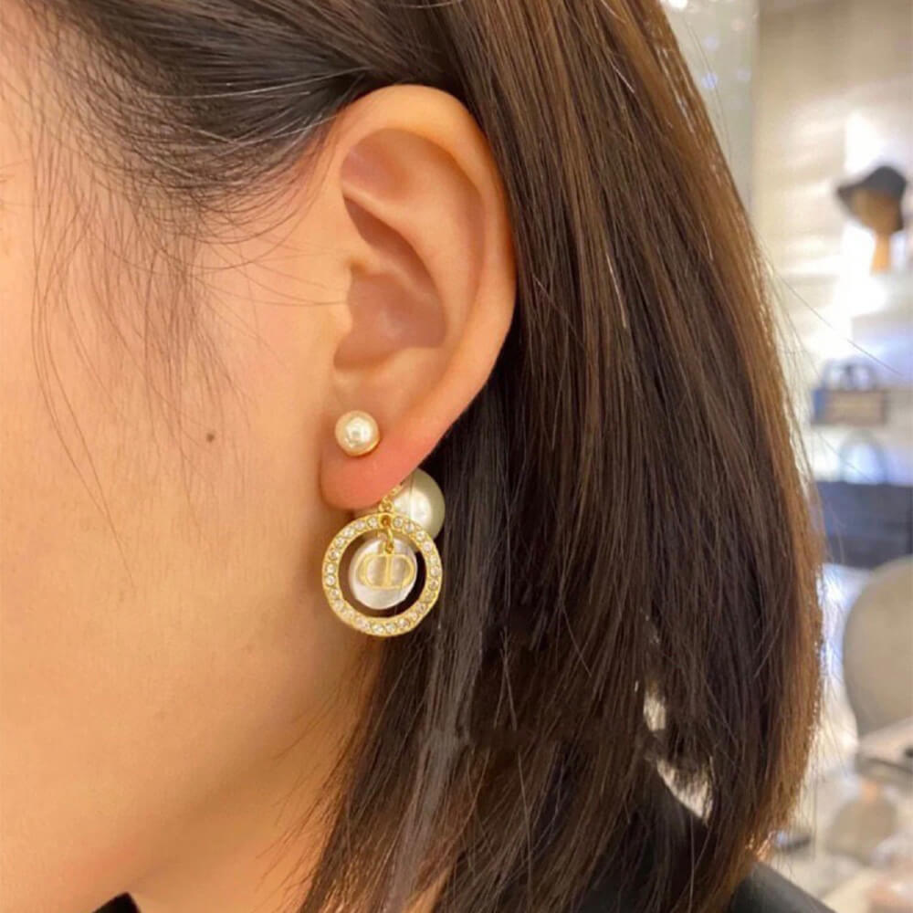 D10r PEARL EARRINGS