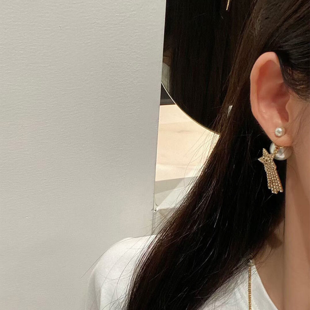 D10r PEARL EARRINGS