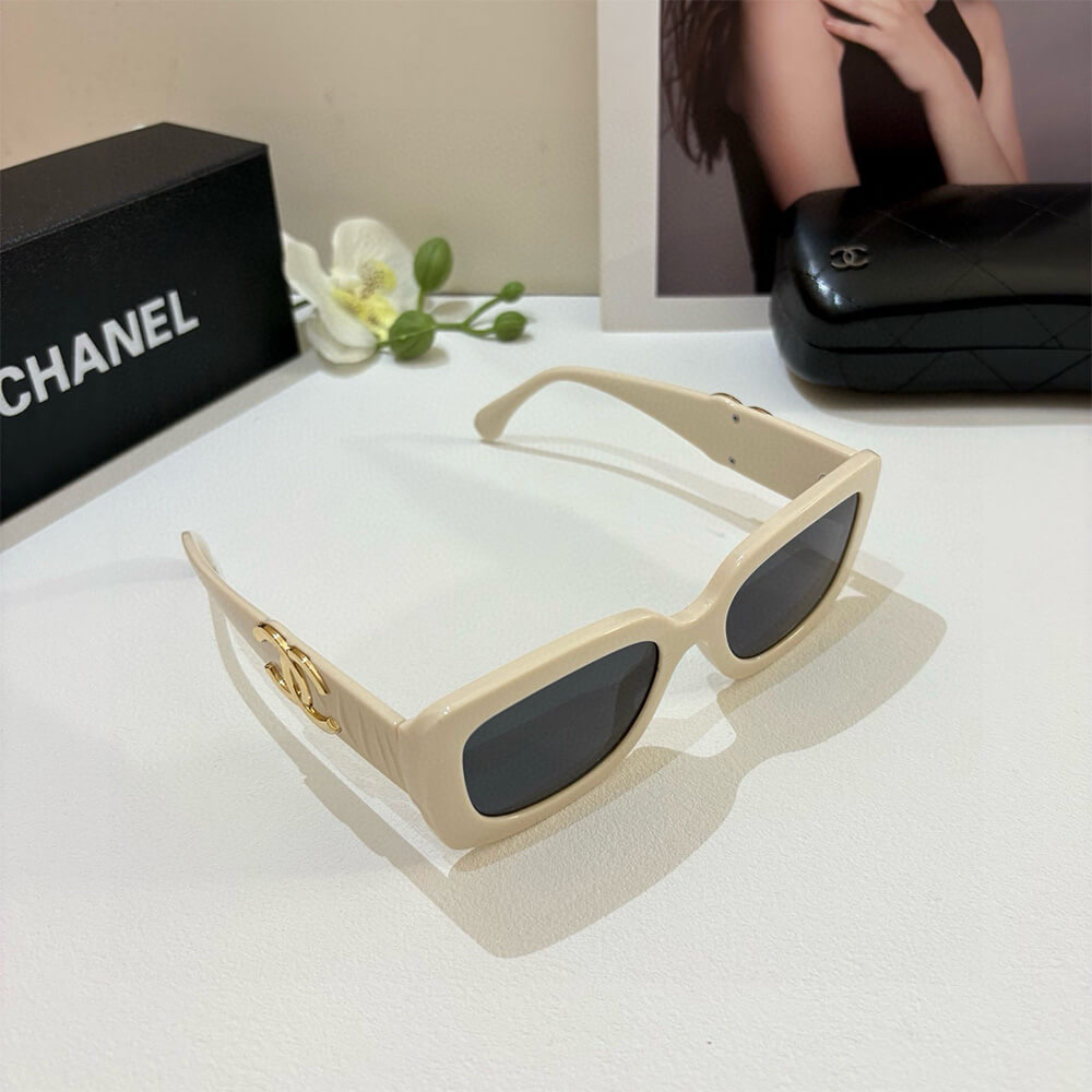Ch**el SUNGLASSES