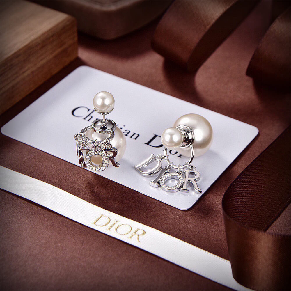 D10r PEARL EARRINGS