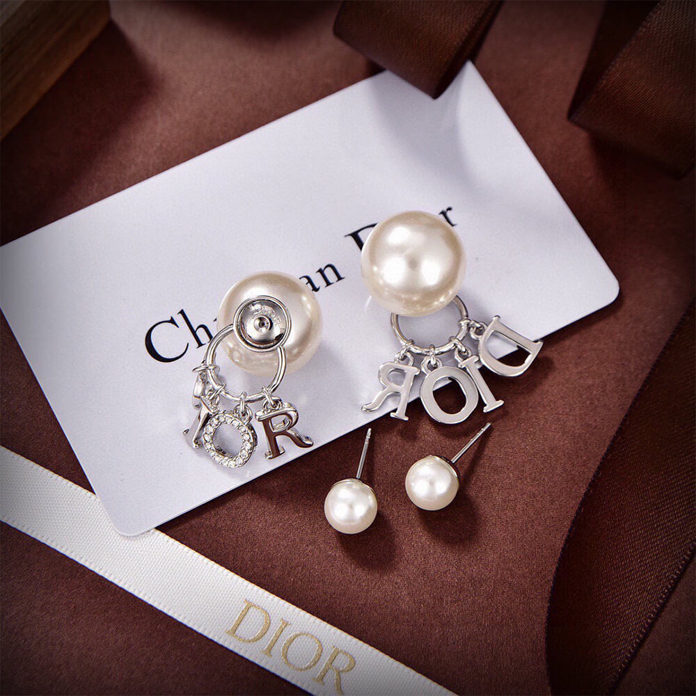 D10r PEARL EARRINGS