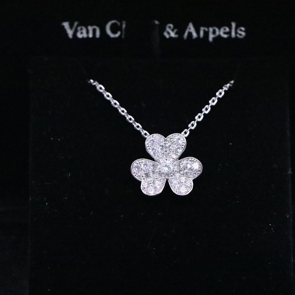 V*n Cl**f & Arpels Necklace