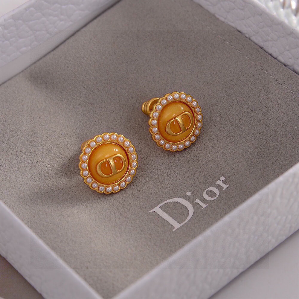 D10r PEARL EARRINGS