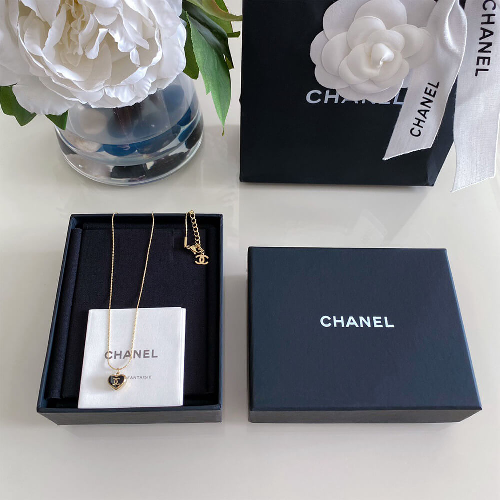 Ch**el Necklace