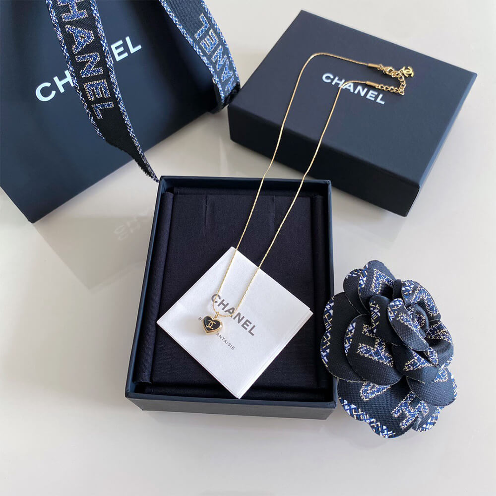 Ch**el Necklace