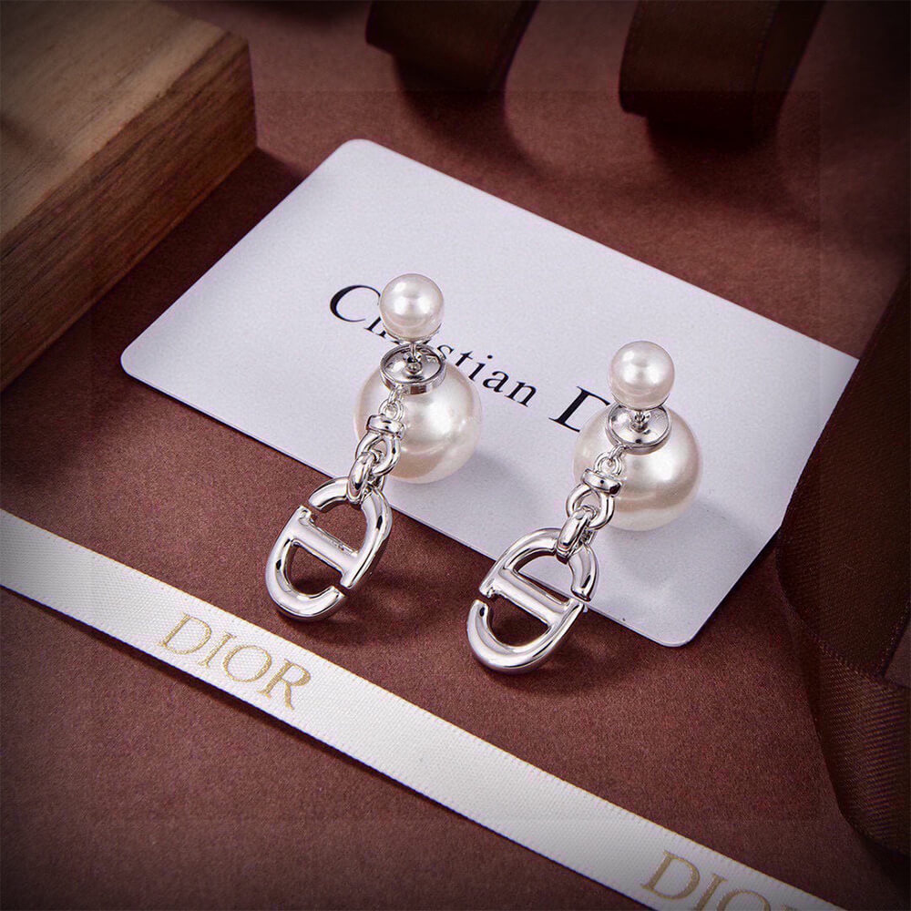 D10r EARRINGS