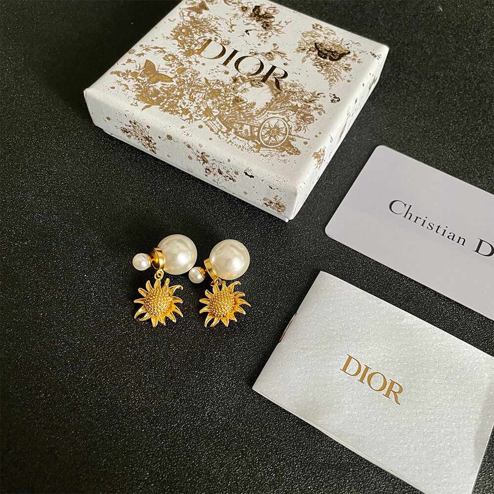D10r EARRINGS