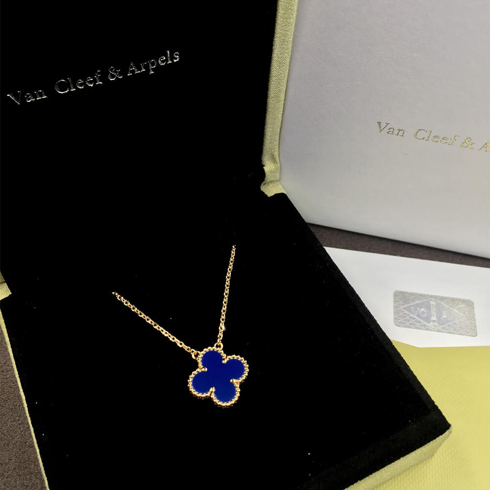 V*n Cl**f & Arpels Vintage Alhambra pendant