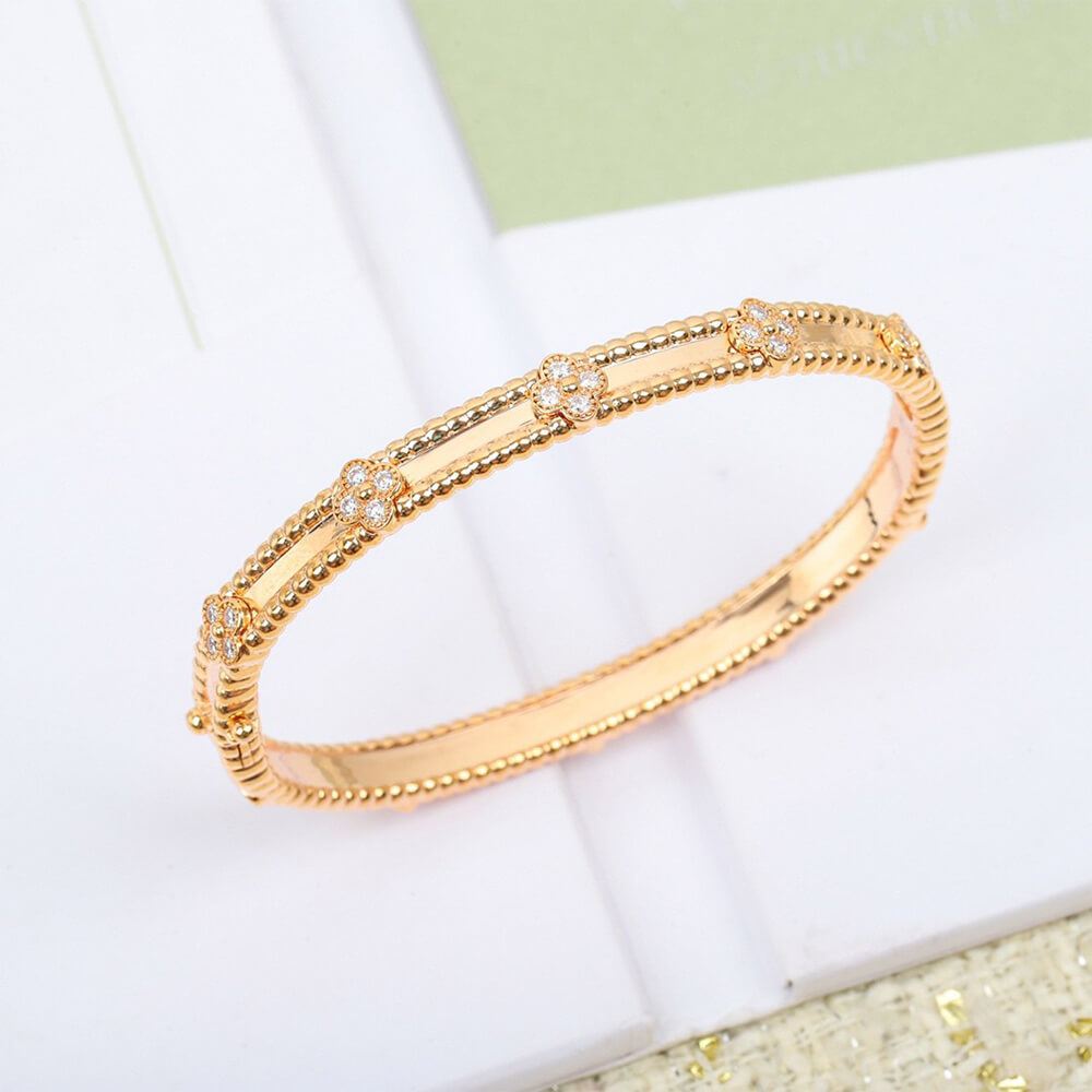V*n Cl**f & Arpels Perlée sweet clovers bracelet, medium model