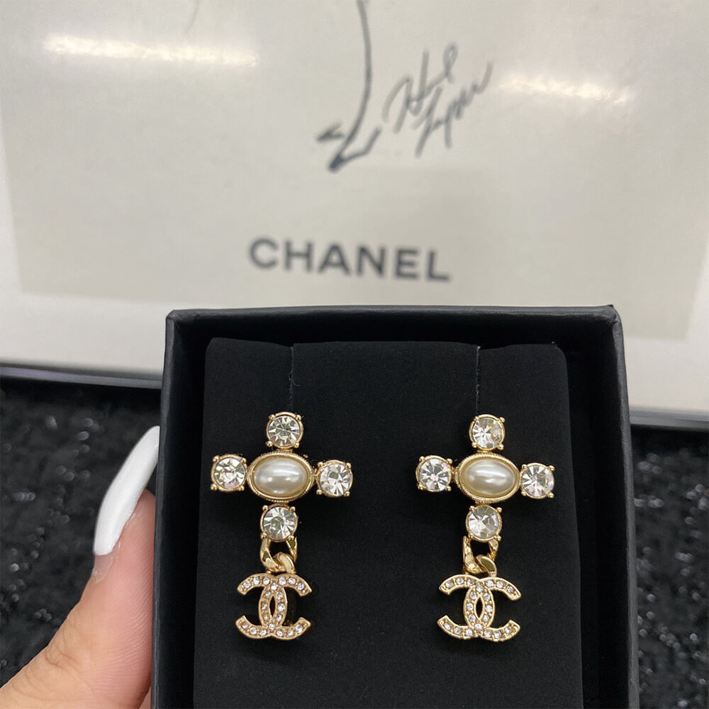 Ch**el D1am0nd EARRINGS
