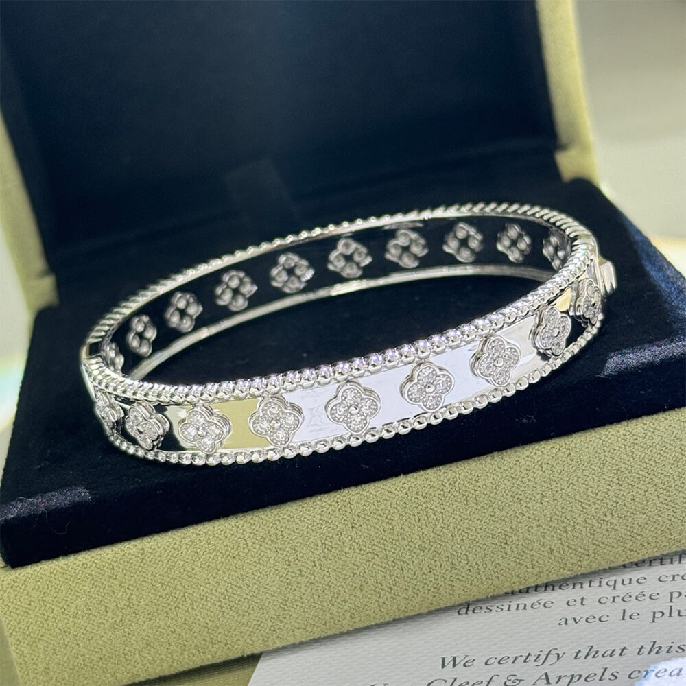 V*n Cl**f & Arpels Perlée clovers bracelet, medium model