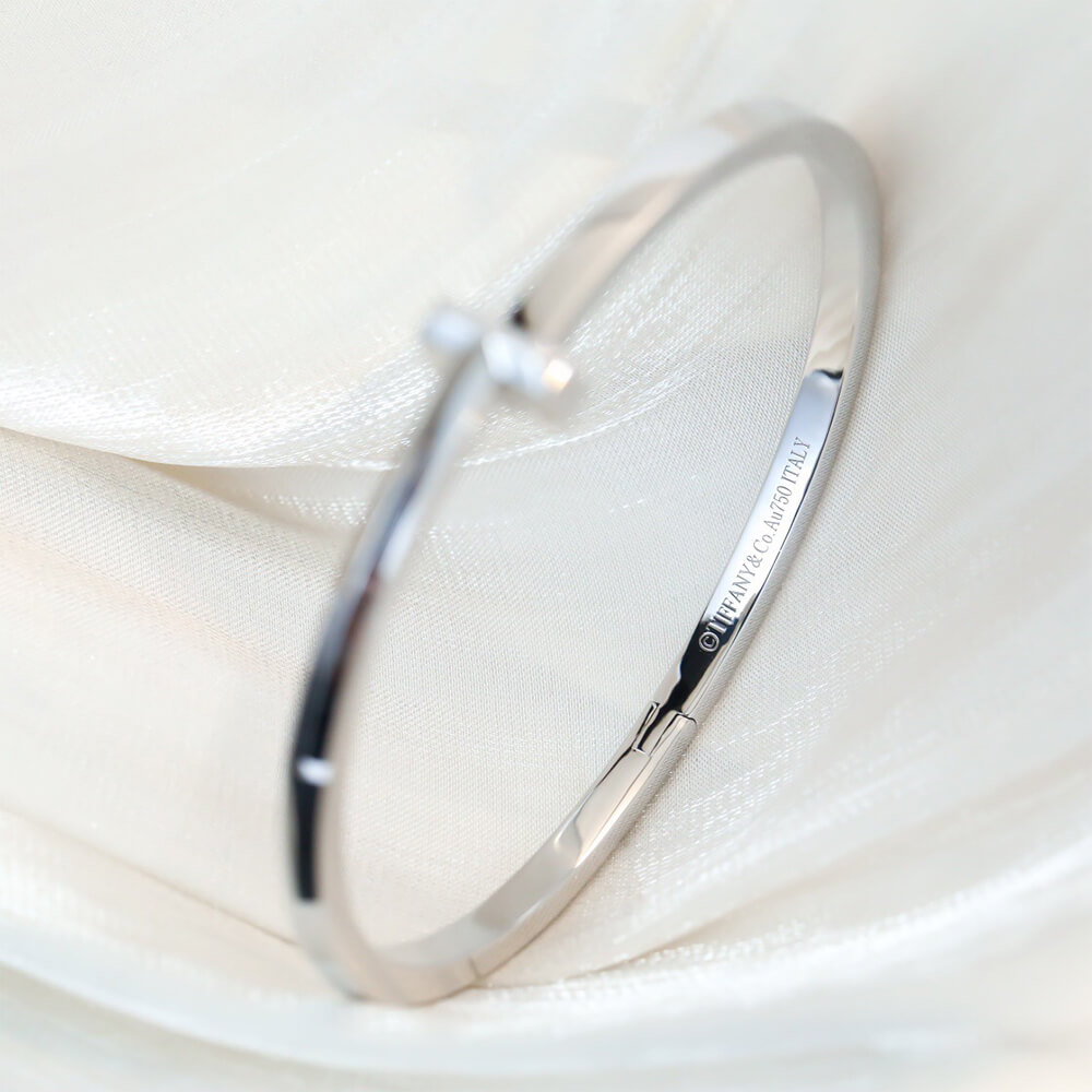 T*f*ny T T1 Narrow Hinged Bangle