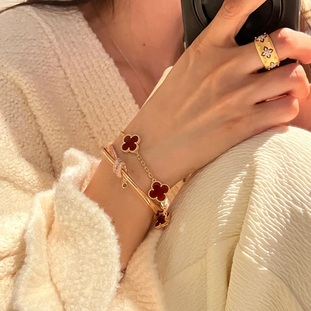 T*f*ny Knot Wire Bangle