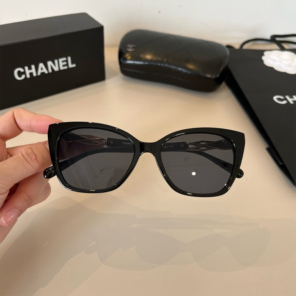 Ch**el SUNGLASSES