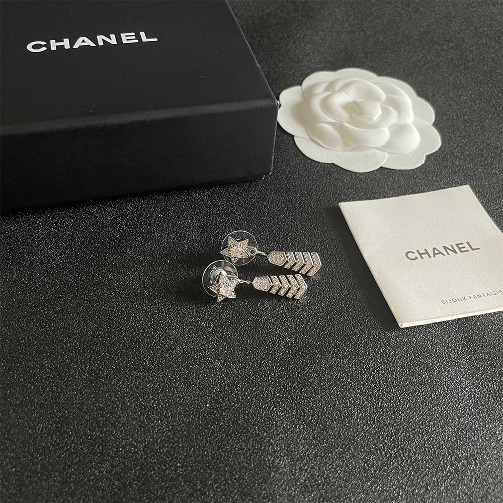 Ch**el LUNE DE Ch**el SINGLE CLIP EARRINGS