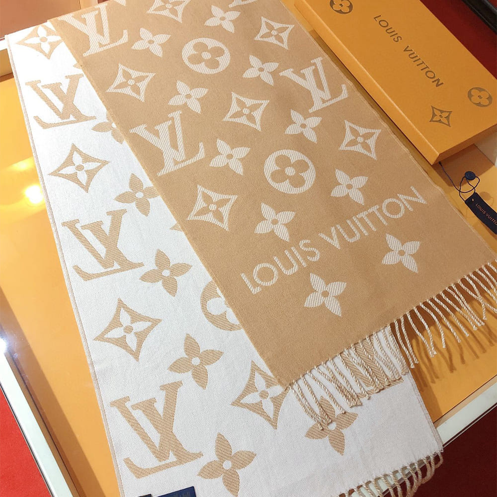 LV  ESSENTIAL Scarf