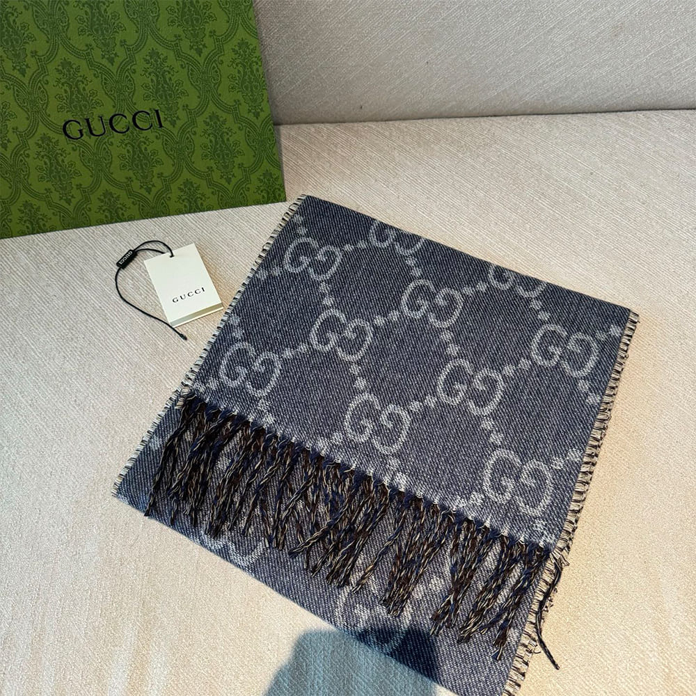 Gv*cl GG jacquard tassel knit scarf