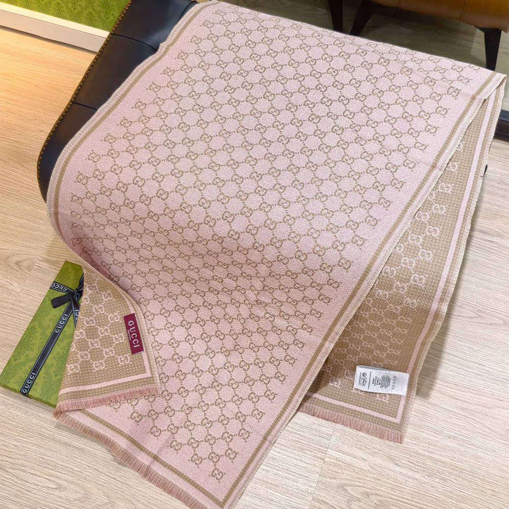 Gvc*1 GG wool scarf