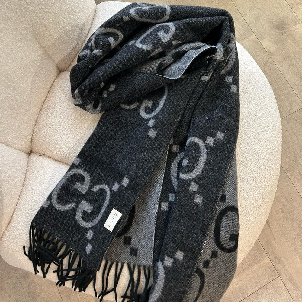 Gvc*1 GG wool jacquard scarf