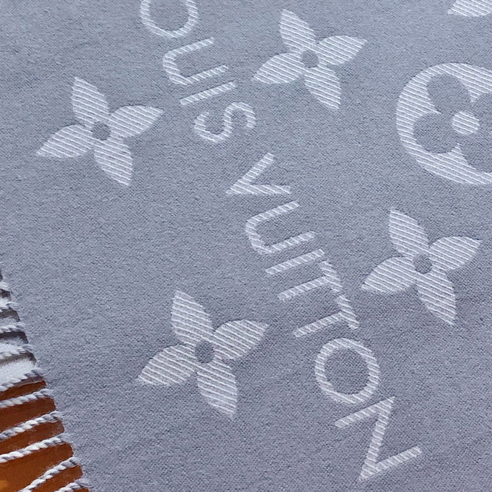 LV  ESSENTIAL Scarf