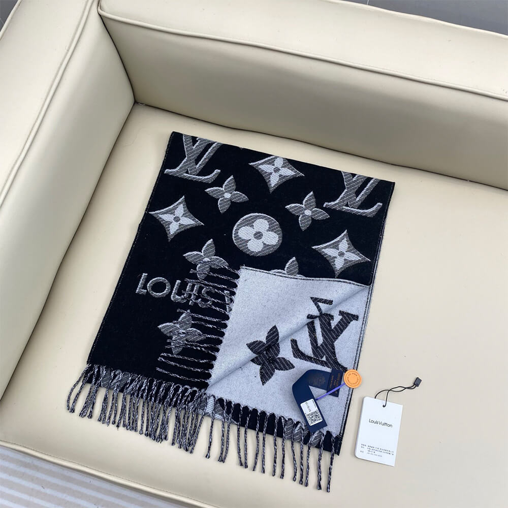 LV Essential Shine Scarf