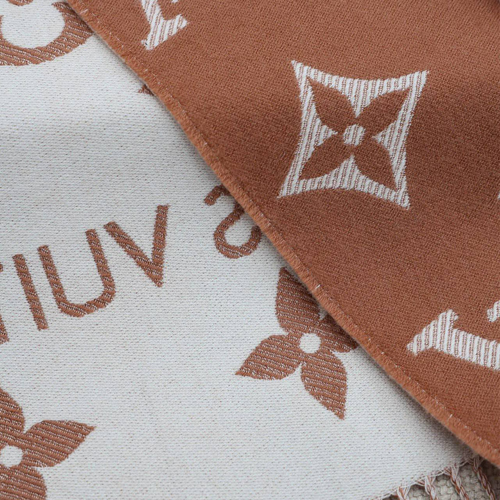 LV  ESSENTIAL Scarf