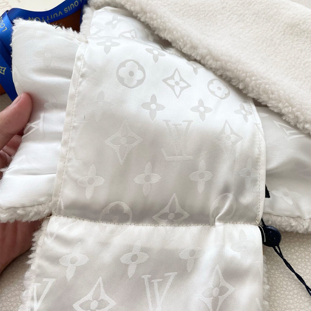 LV Never Freeze Scarf