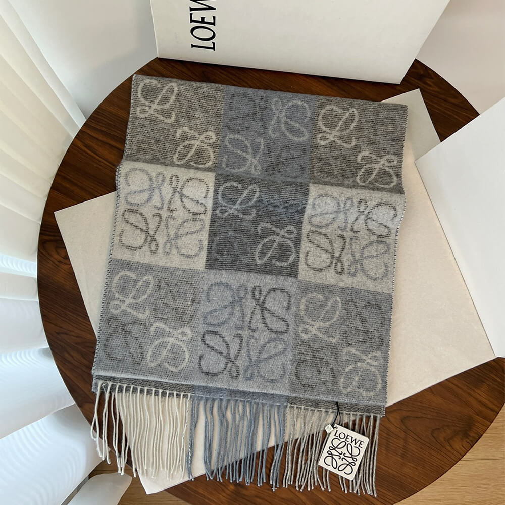 L0ew* Scarf in wool and cashmere