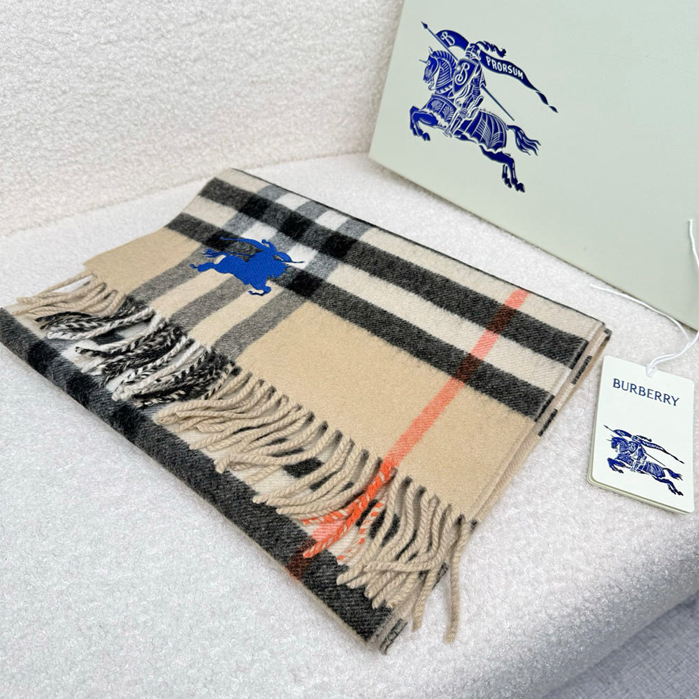 Bv*b*rry Scarf