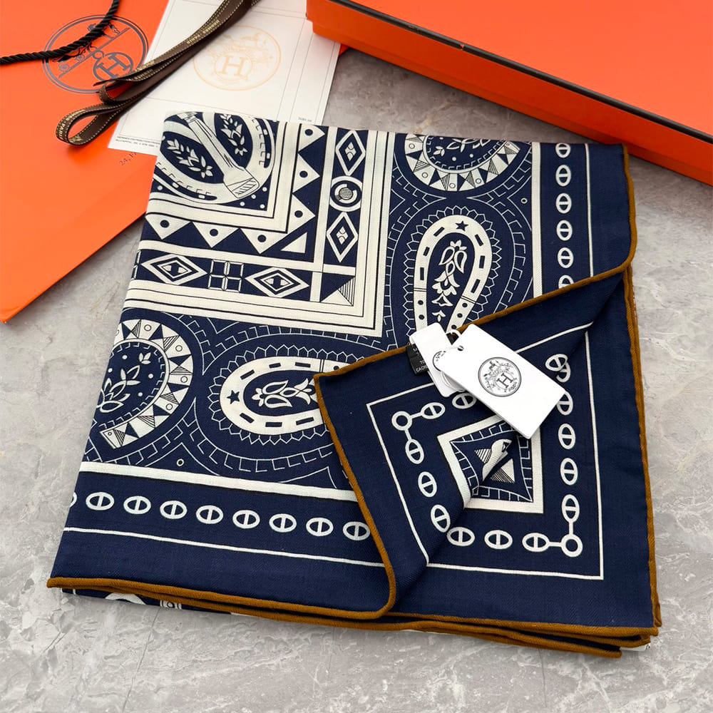 H**me5 Cheval de Coeur Bandana shawl 140
