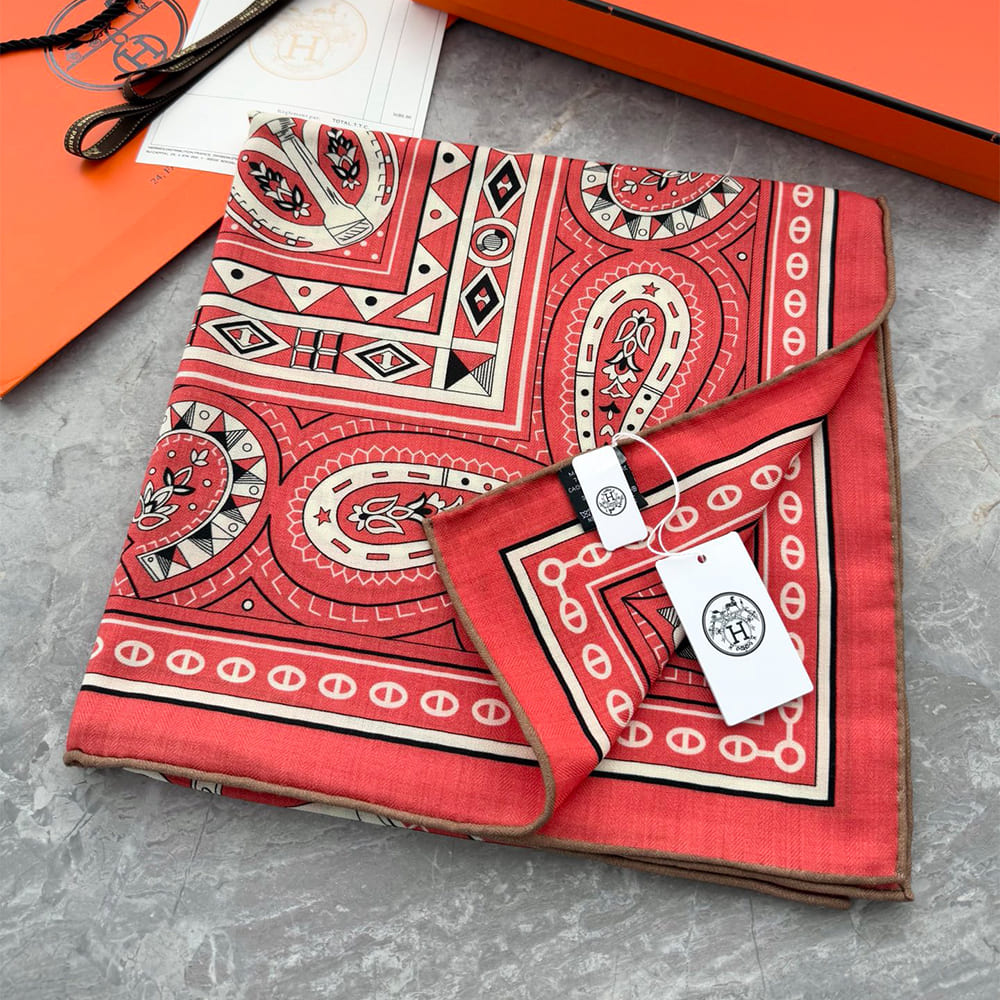 H**me5 Cheval de Coeur Bandana shawl 140