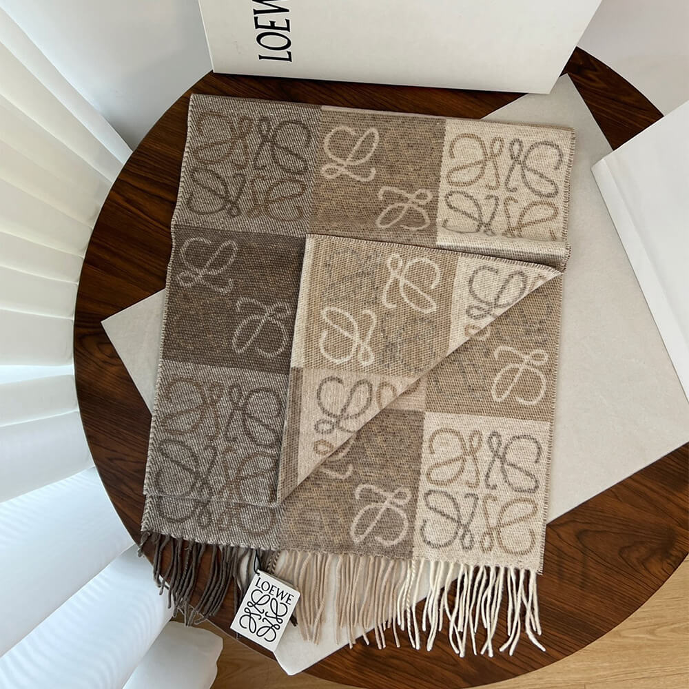 L0ew* Scarf in wool and cashmere