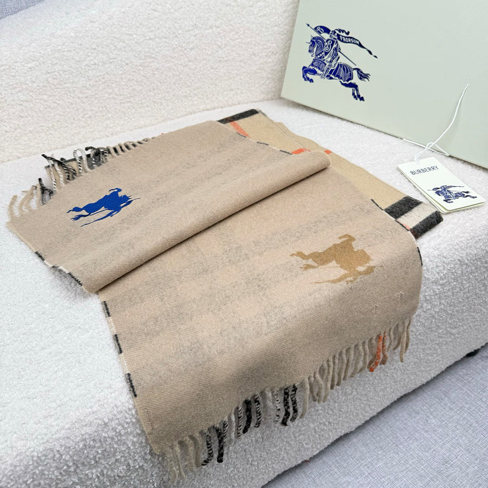 Bv*b*rry Scarf