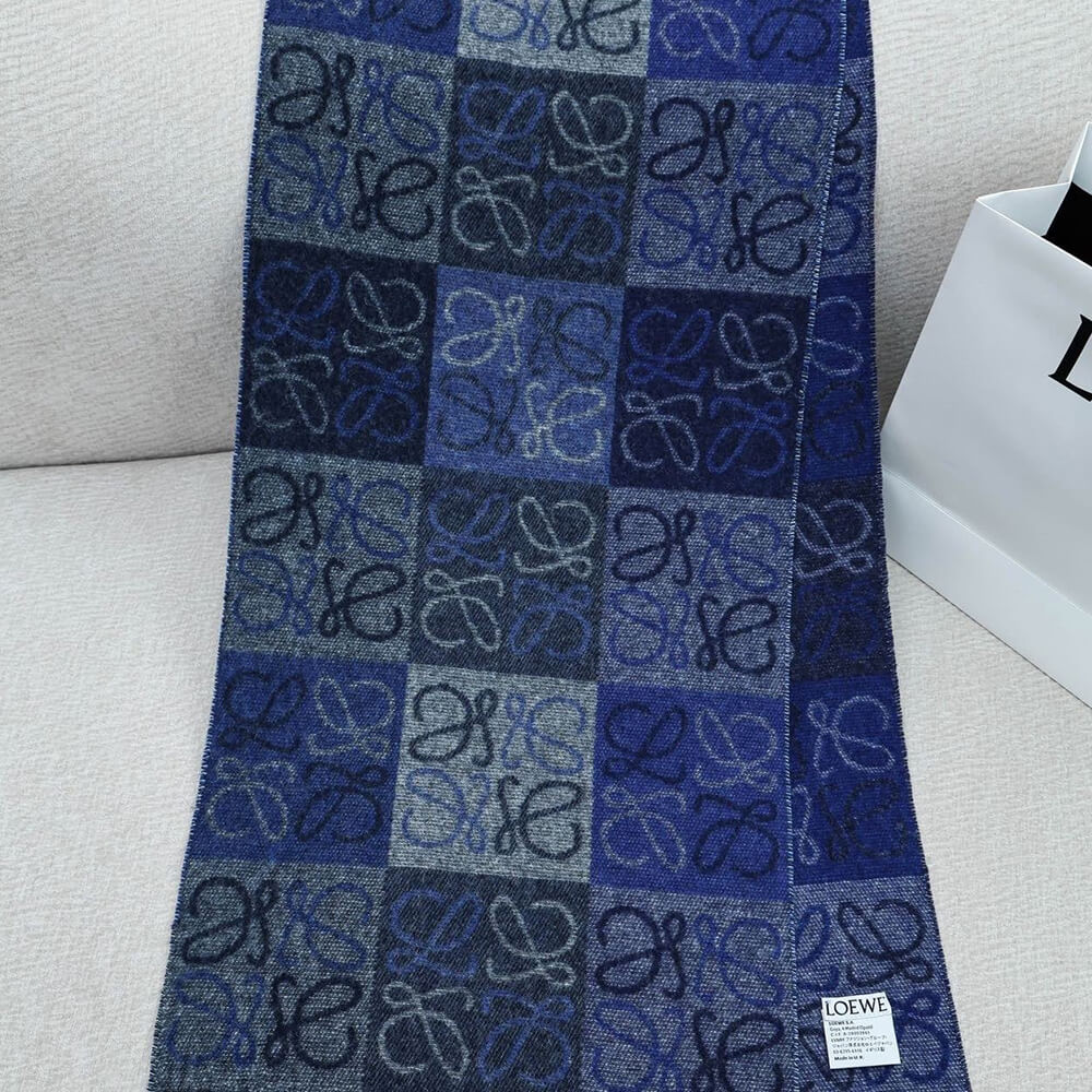 L0ew* Scarf in wool and cashmere