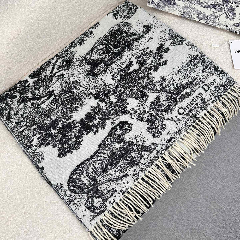 D10r Toile de Jouy Sauvage Scarf