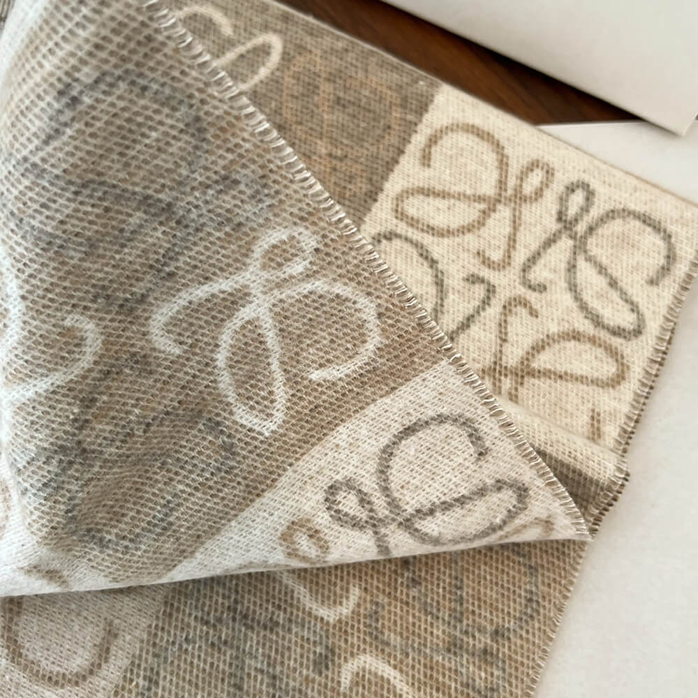 L0ew* Scarf in wool and cashmere