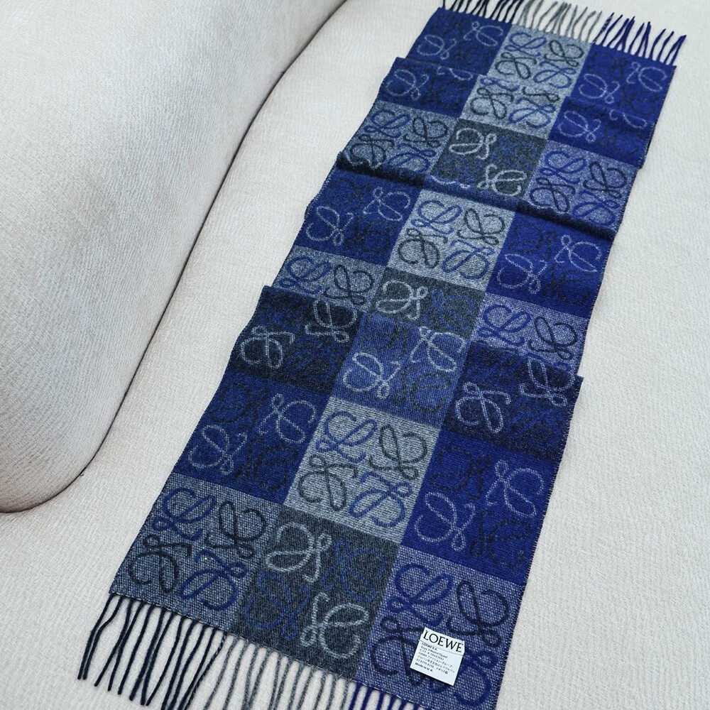 L0ew* Scarf in wool and cashmere