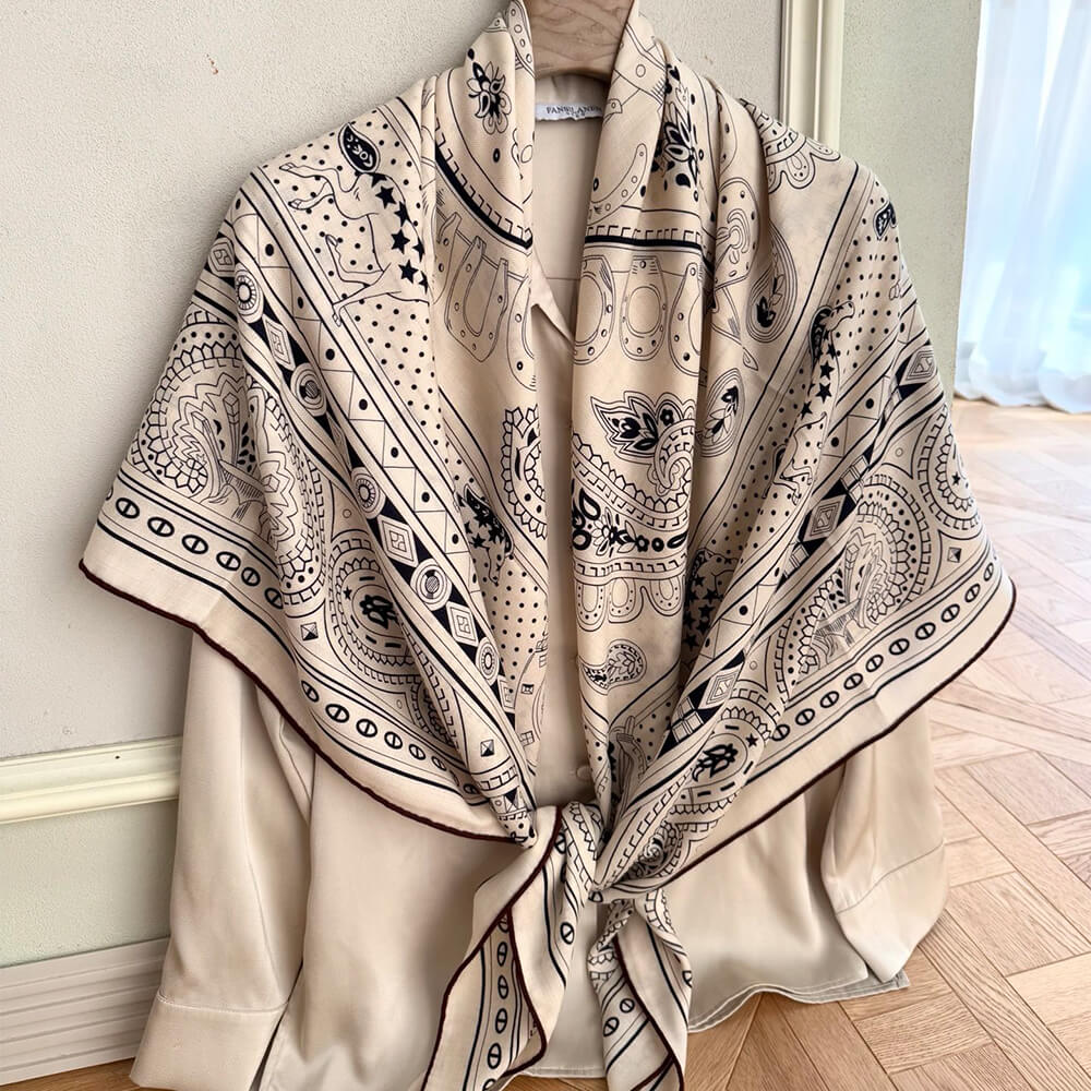 H**me5 Cheval de Coeur Bandana shawl 140