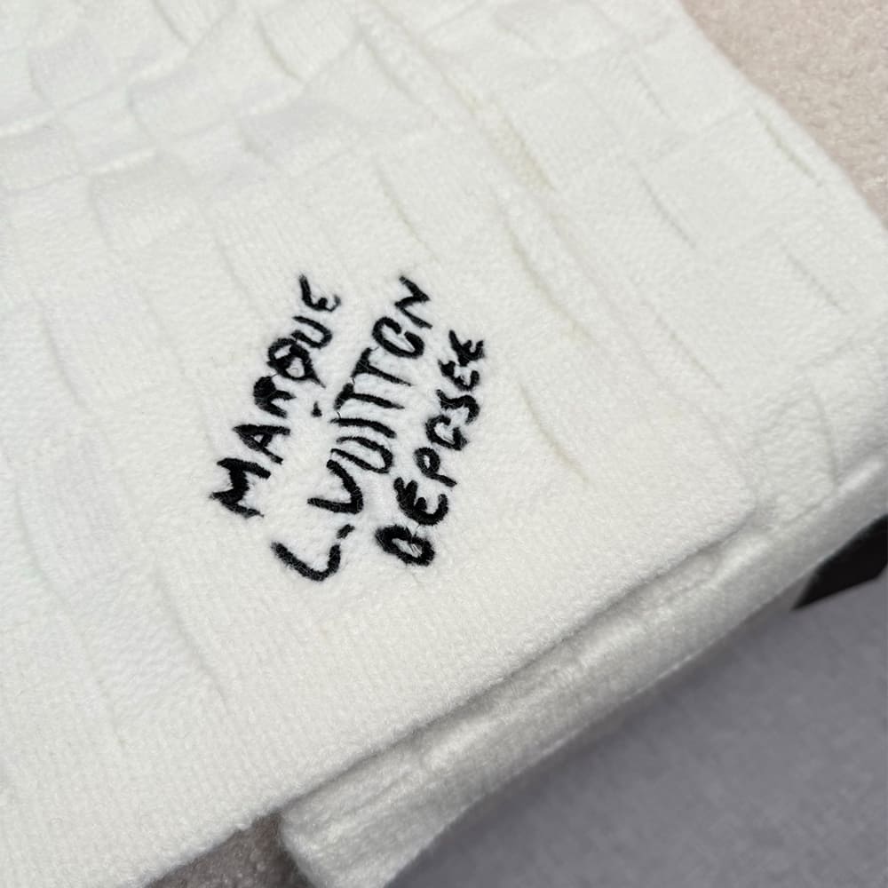 LV Damier Snug Scarf