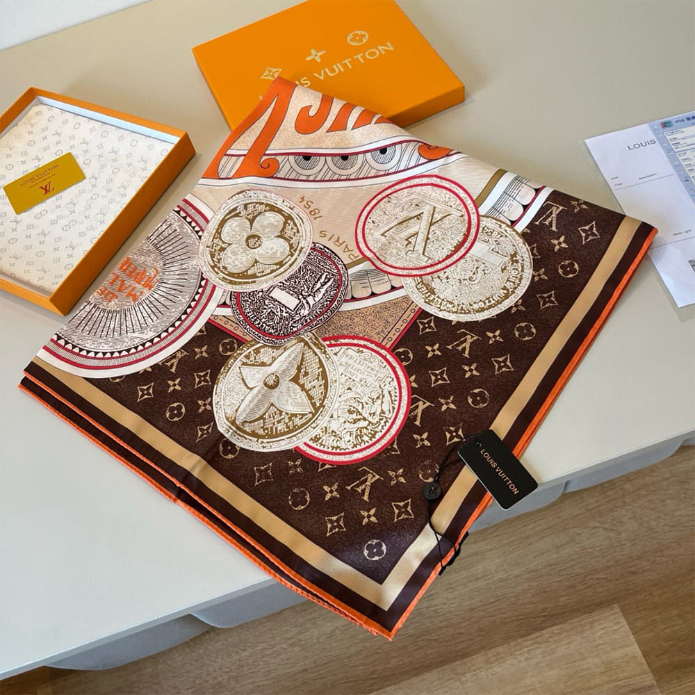 LV Malles Merveilleuses Square 90