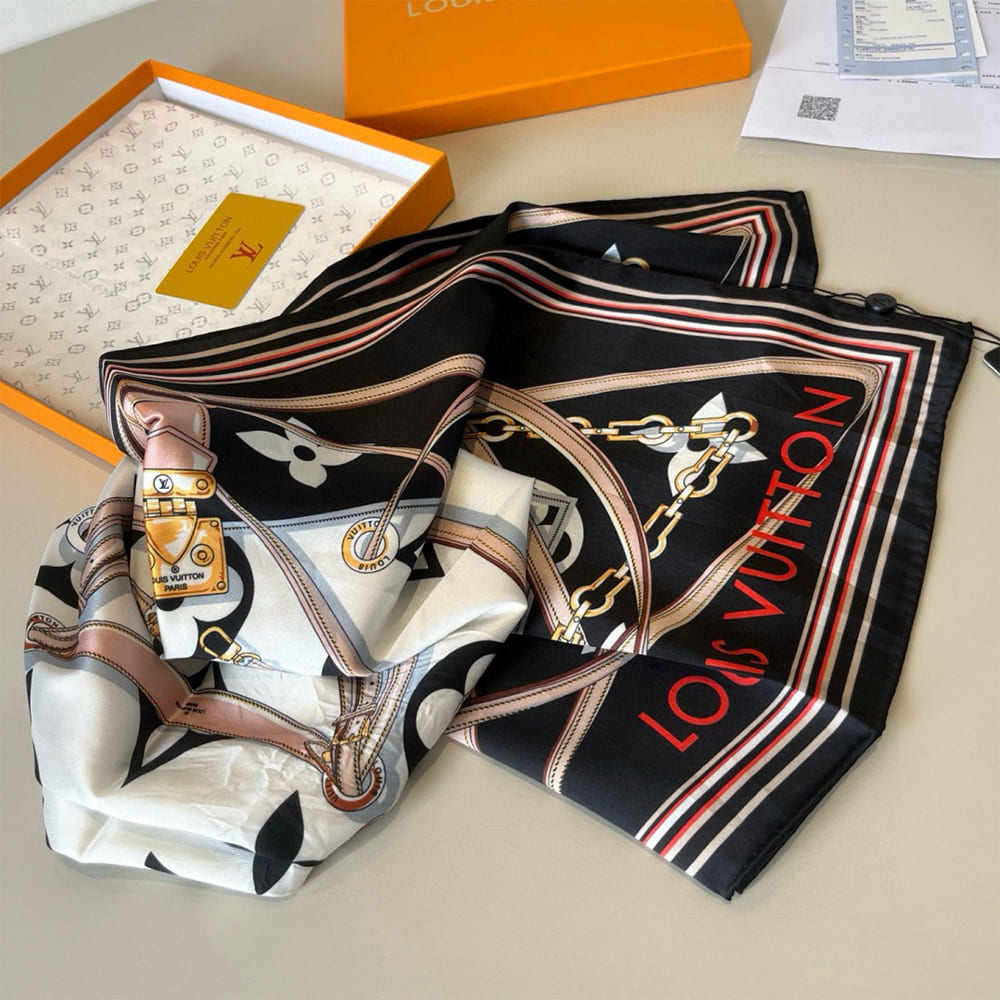 LV Ultimate Monogram Square 90